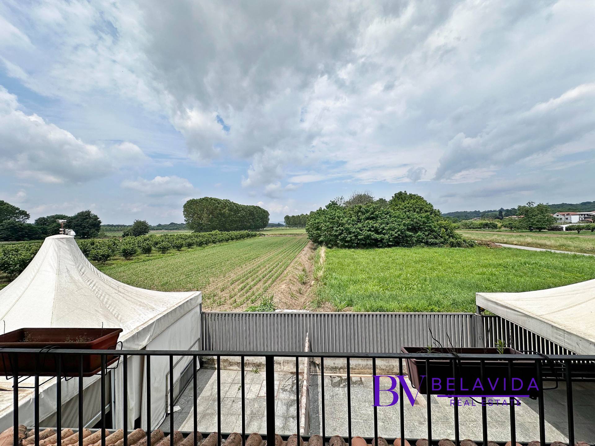 Villa in vendita a Fara Novarese