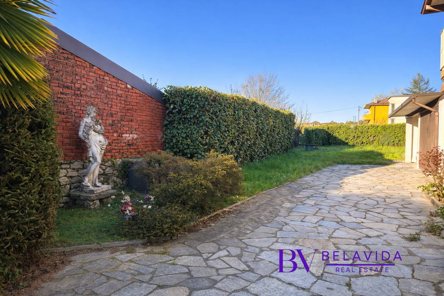 Villa in vendita a Borgomanero