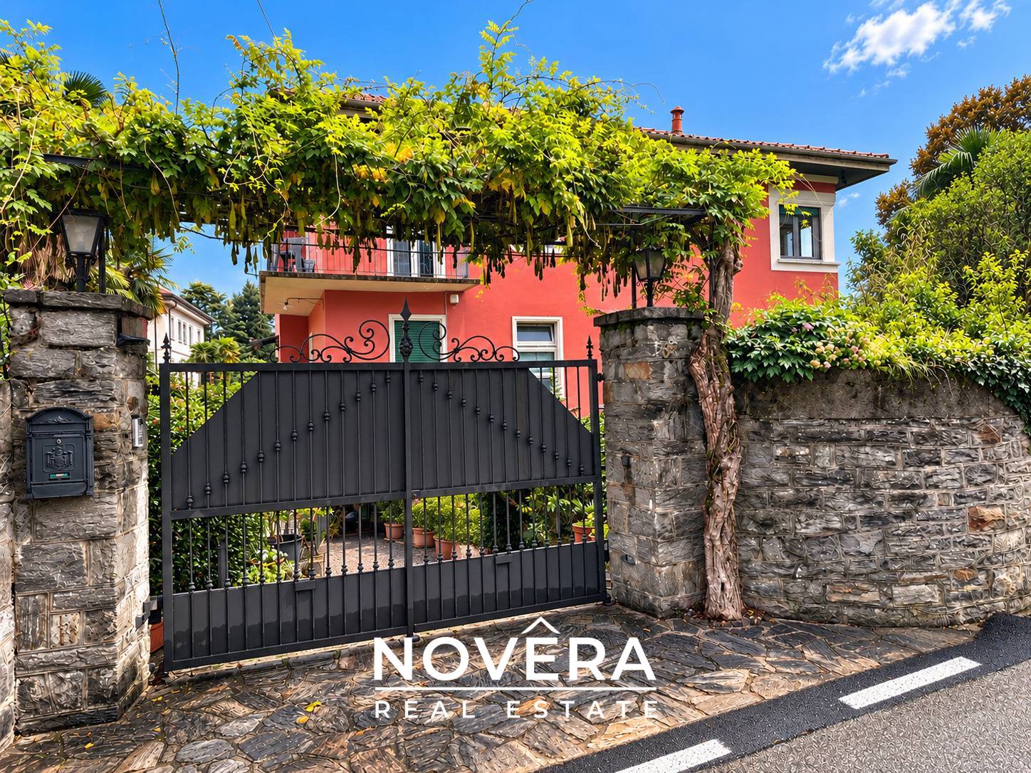Villa in vendita a Lesa