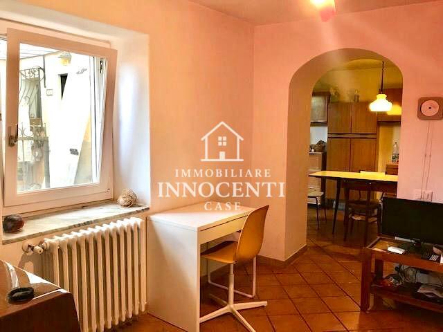 Casa indipendente con giardino a Massa