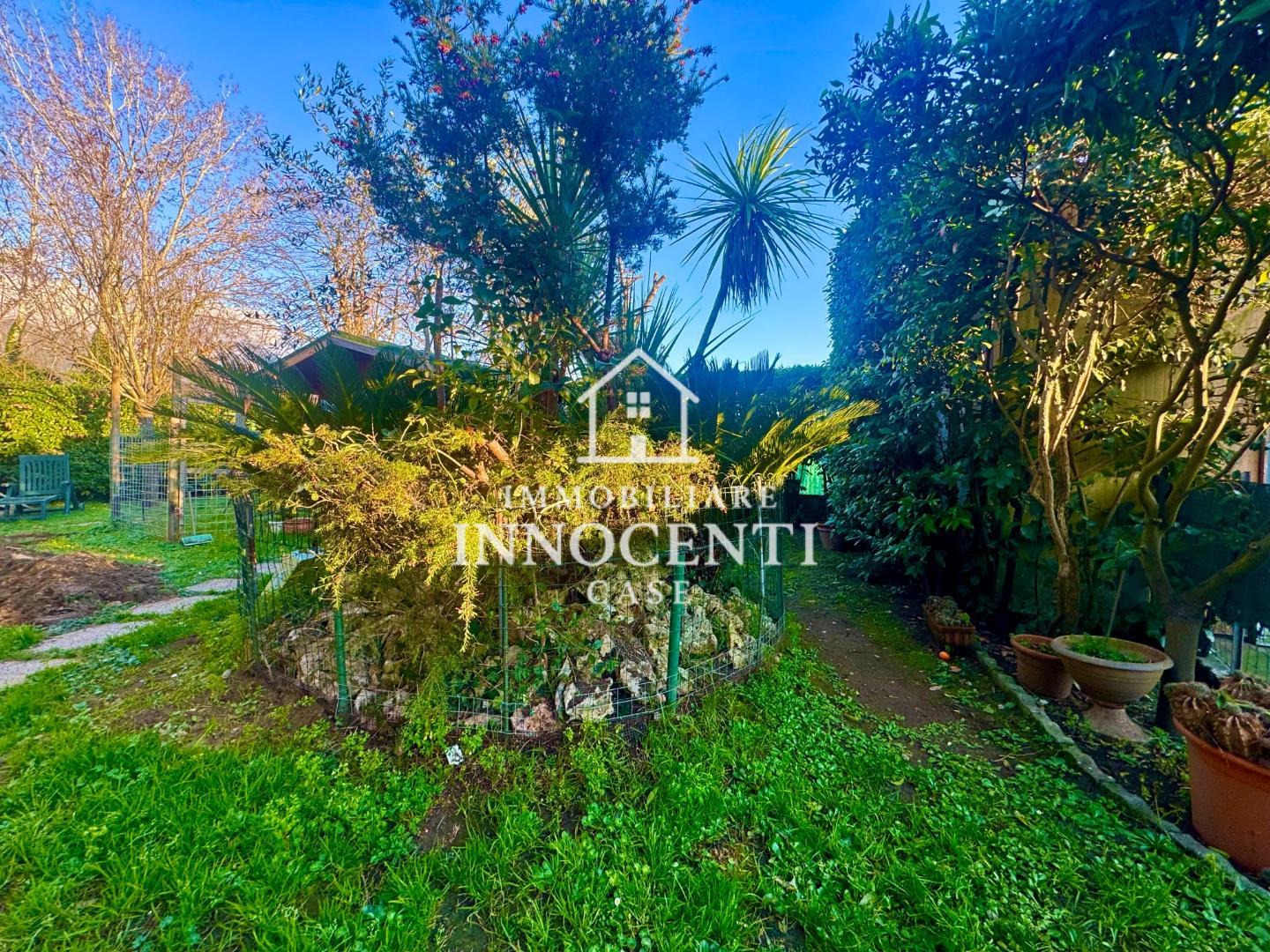 Villa Bifamiliare in vendita, Massa poveromo