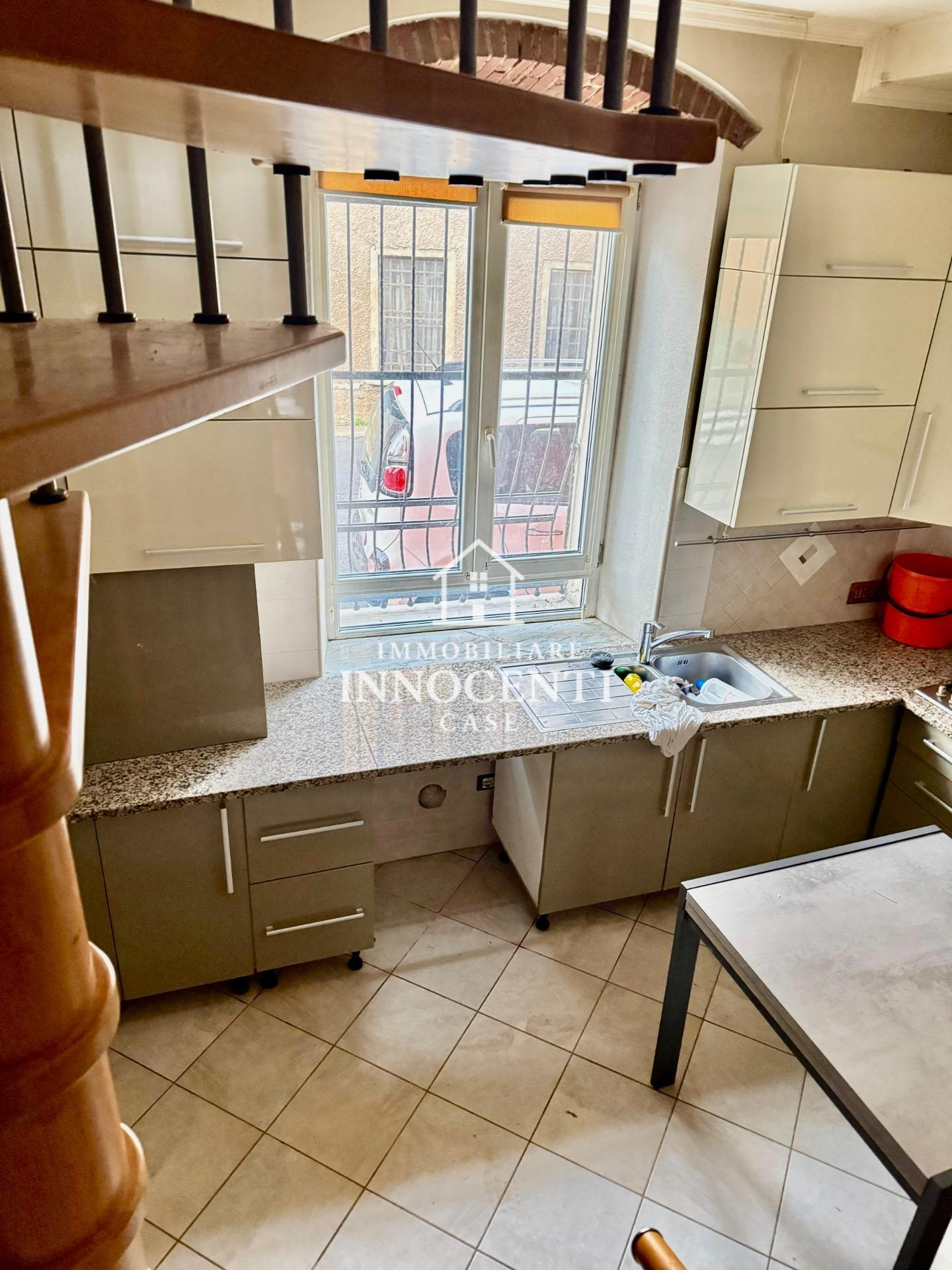 Villa con giardino, Massa centro