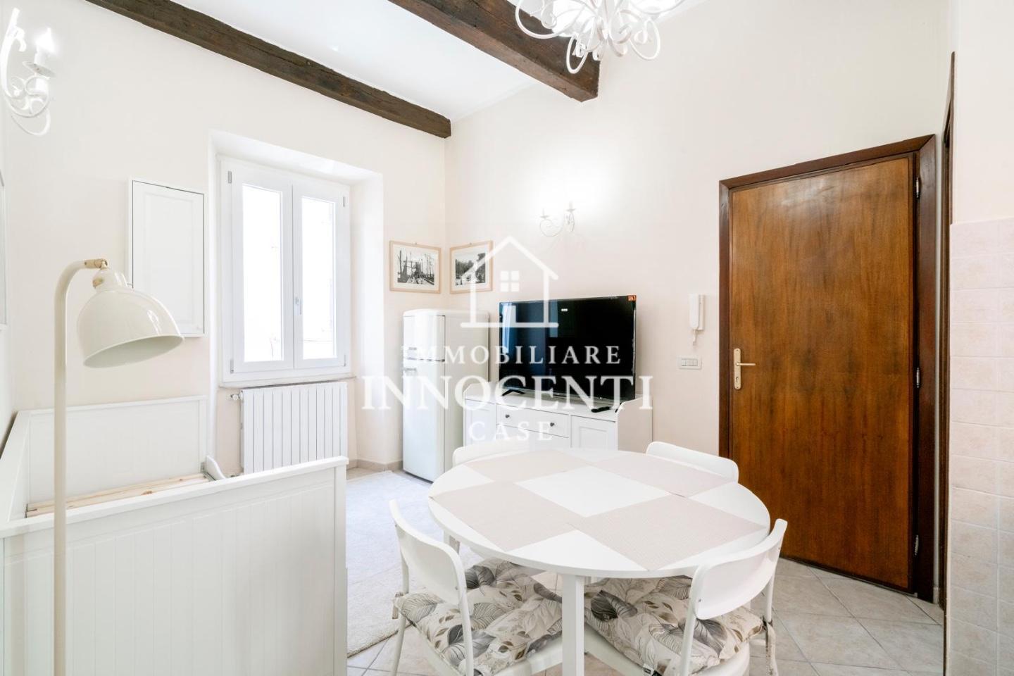 Quadrilocale arredato in affitto, Massa centro storico