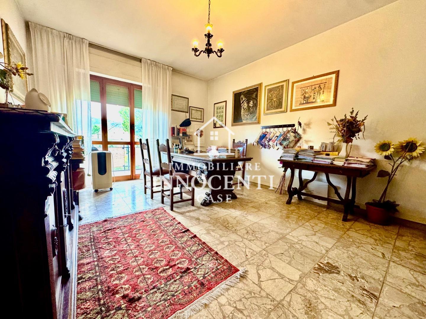 Ufficio in affitto a Massa