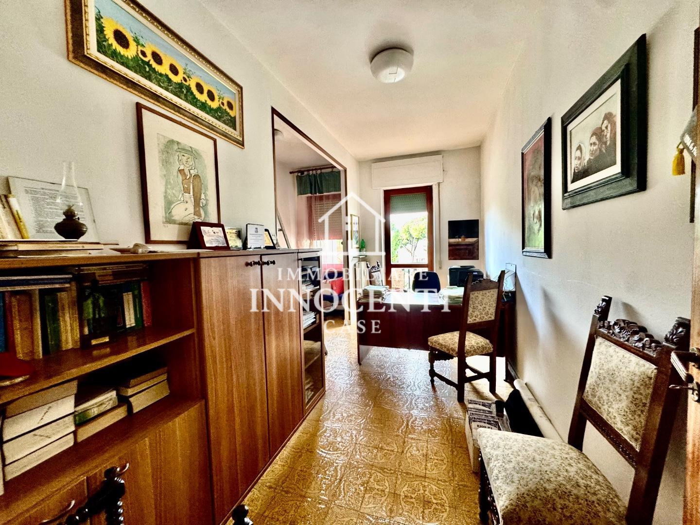 Ufficio in affitto a Massa