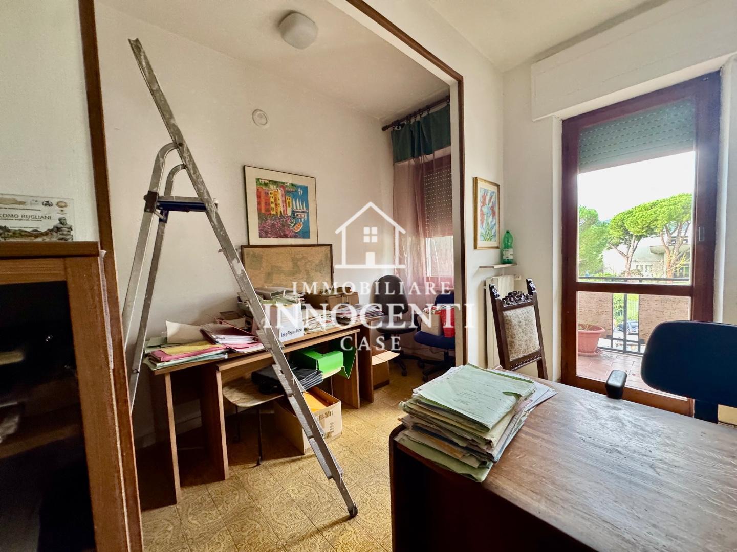 Ufficio in affitto a Massa