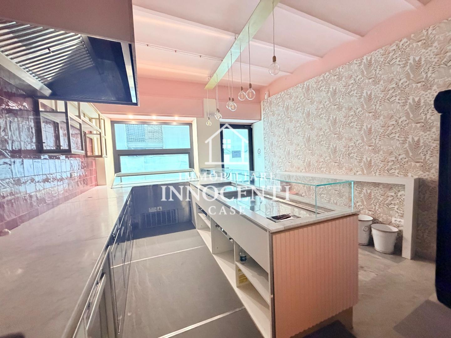 Negozio in affitto, Massa centro storico