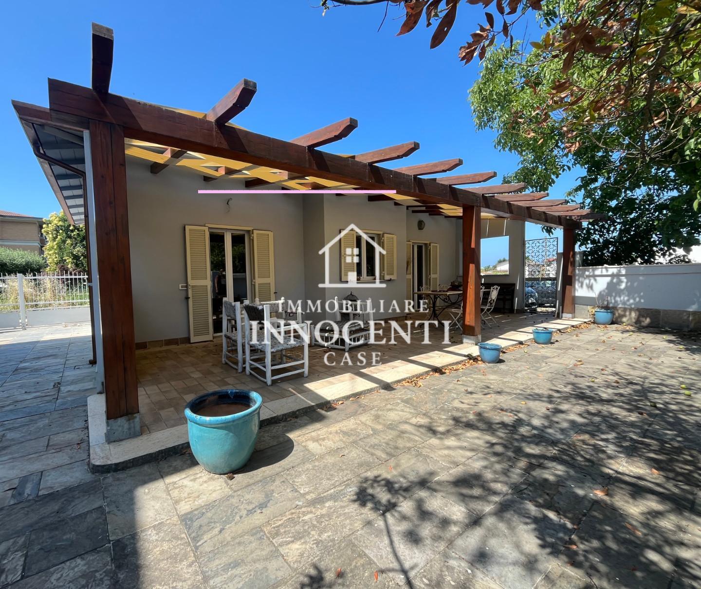 Casa indipendente in vendita, Massa marina di