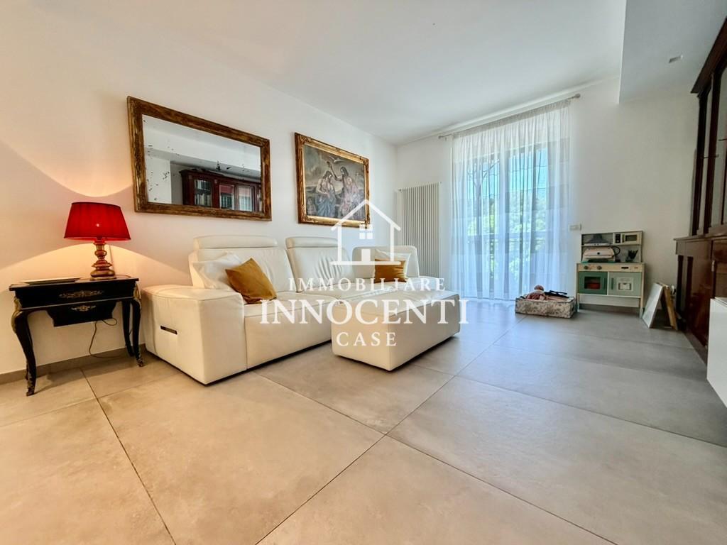 Quadrilocale con giardino, Massa centro