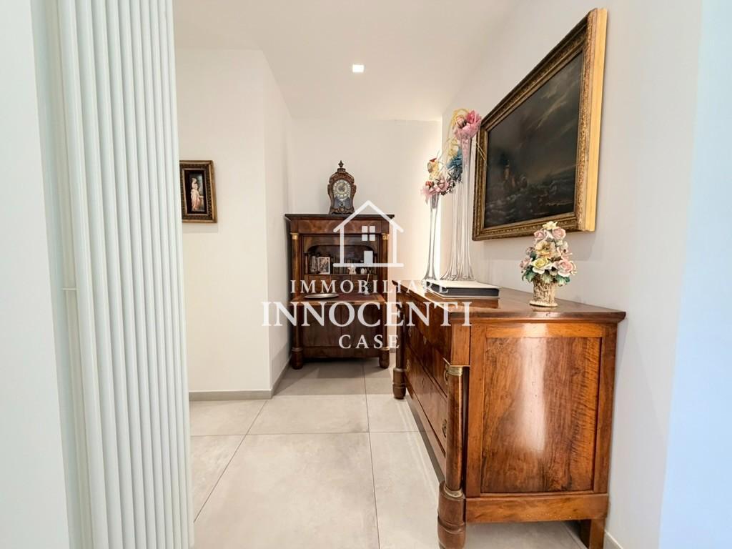 Quadrilocale con giardino, Massa centro