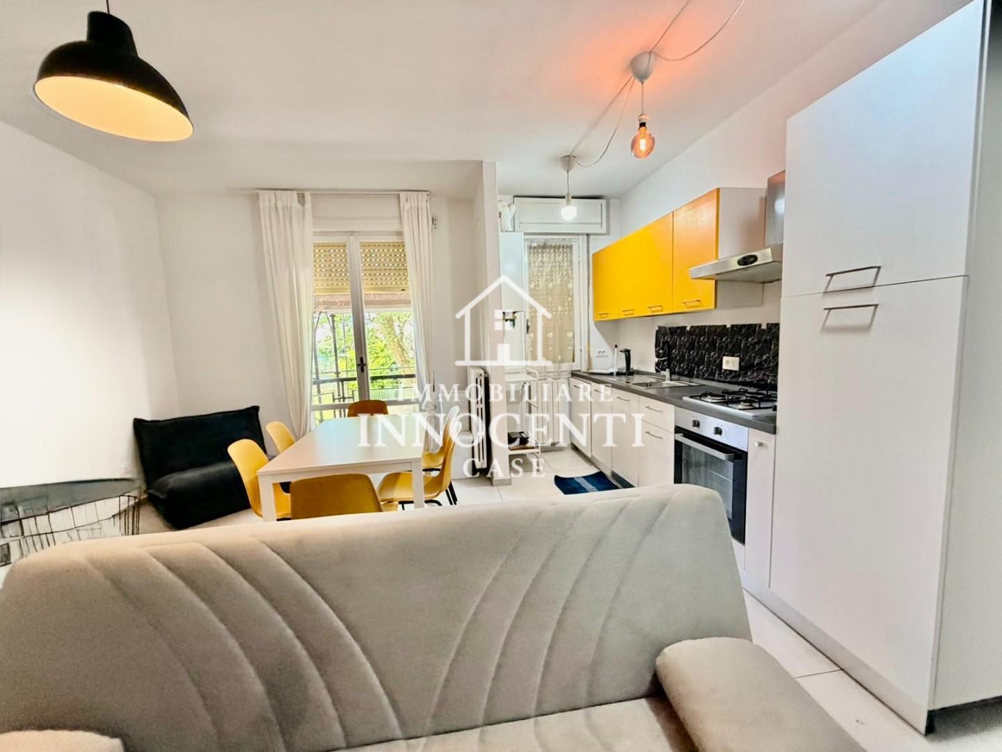 Trilocale arredato in affitto a Massa