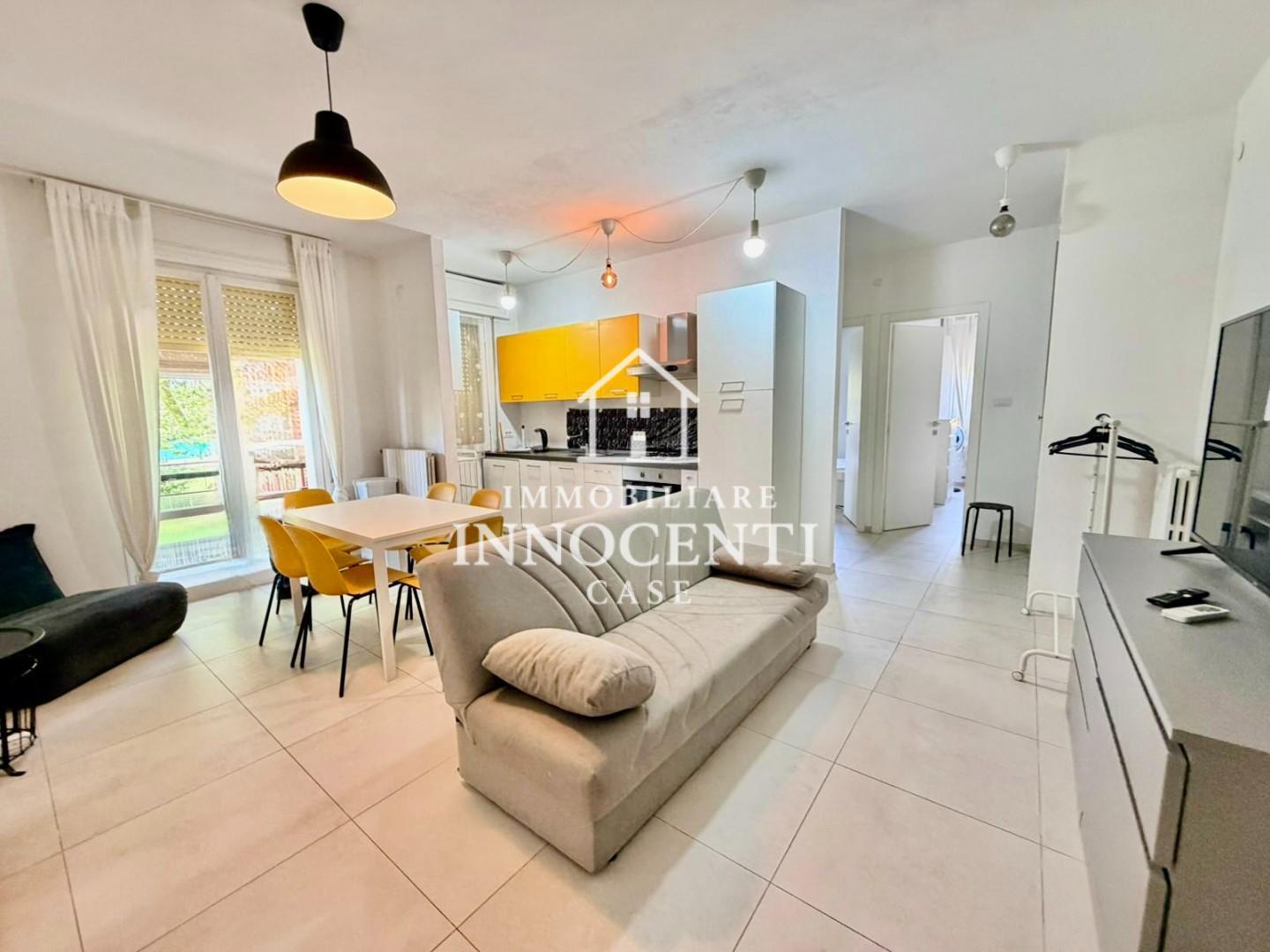 Trilocale arredato in affitto a Massa