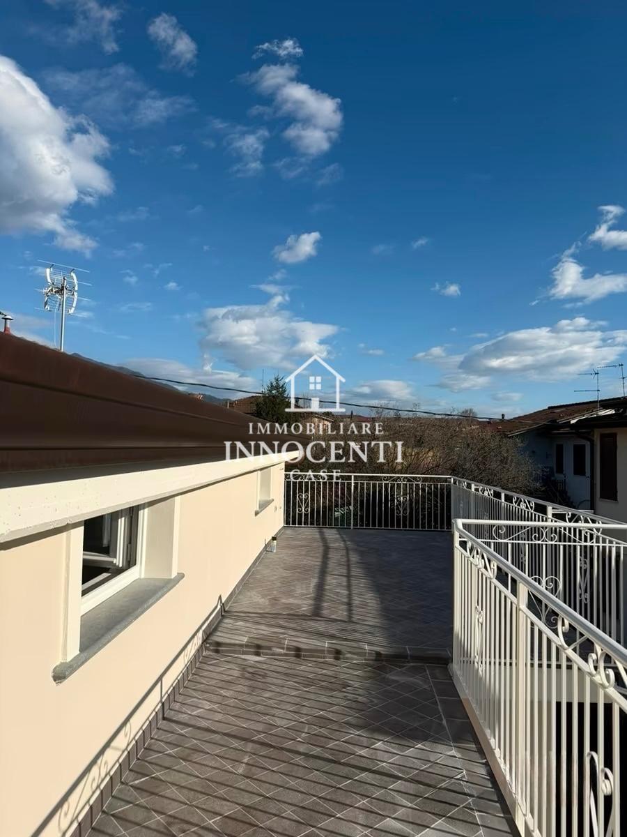 Villa con giardino a Massa