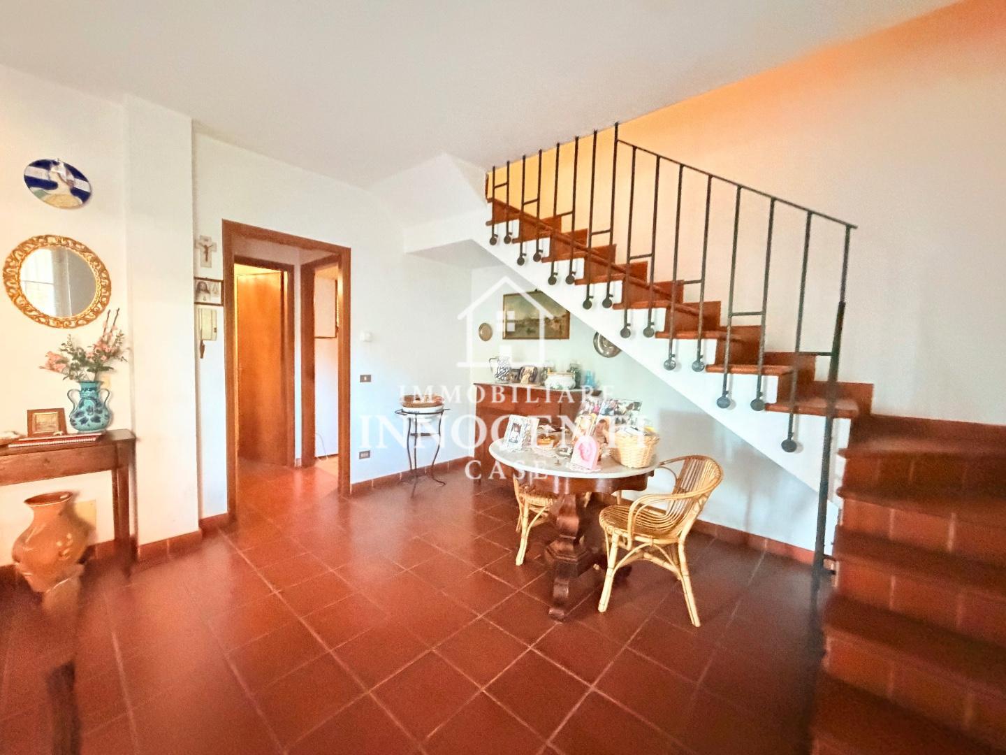 Villa con giardino, Massa ricortola