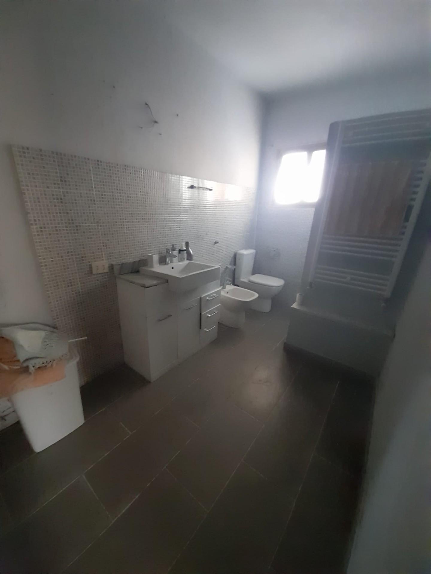 Villa Bifamiliare con giardino, Carrara marina di