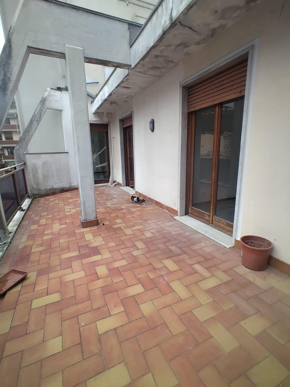 Quadrilocale con terrazzo a Carrara