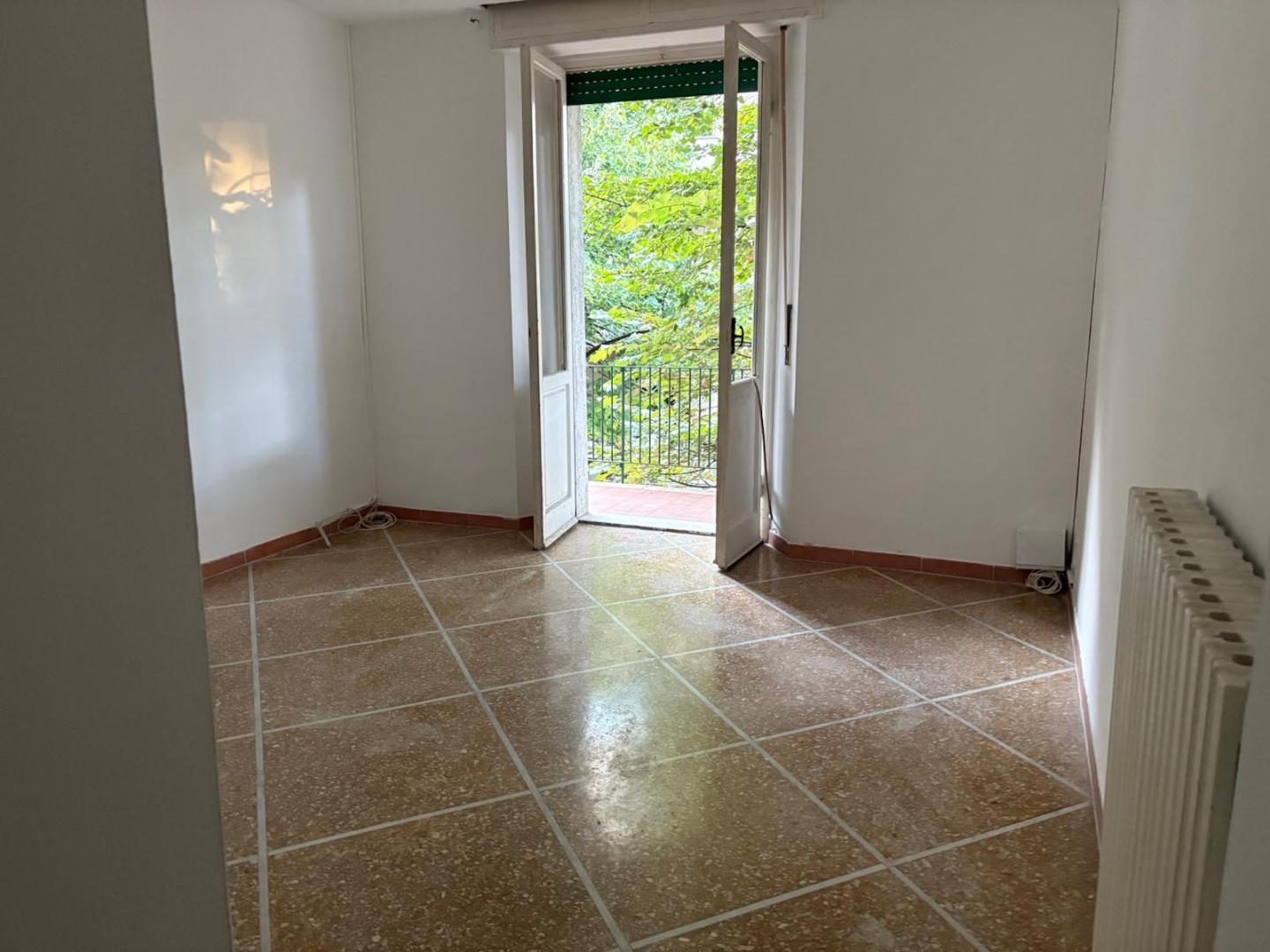 Trilocale da ristrutturare, Livorno mameli