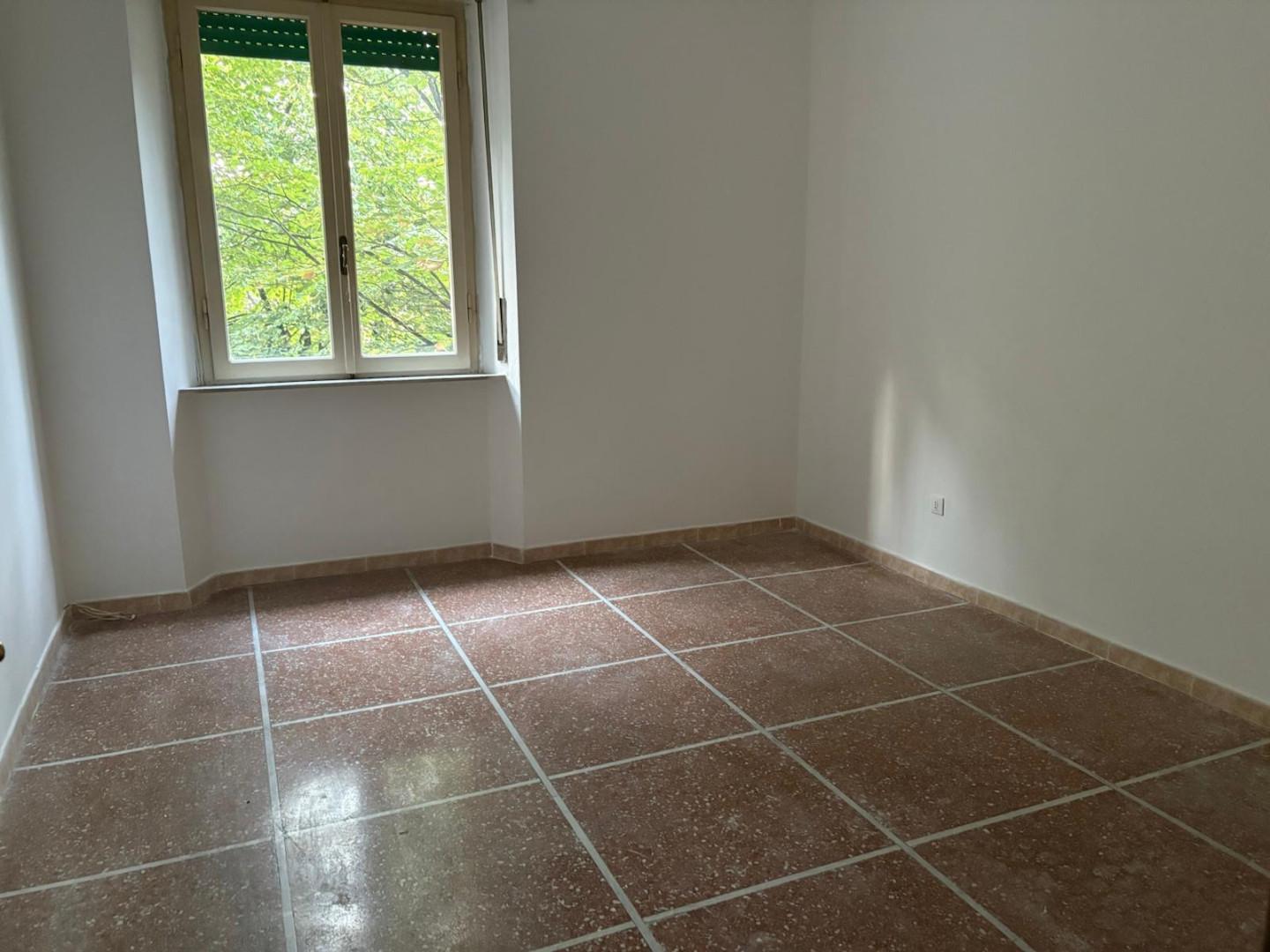 Trilocale da ristrutturare, Livorno mameli