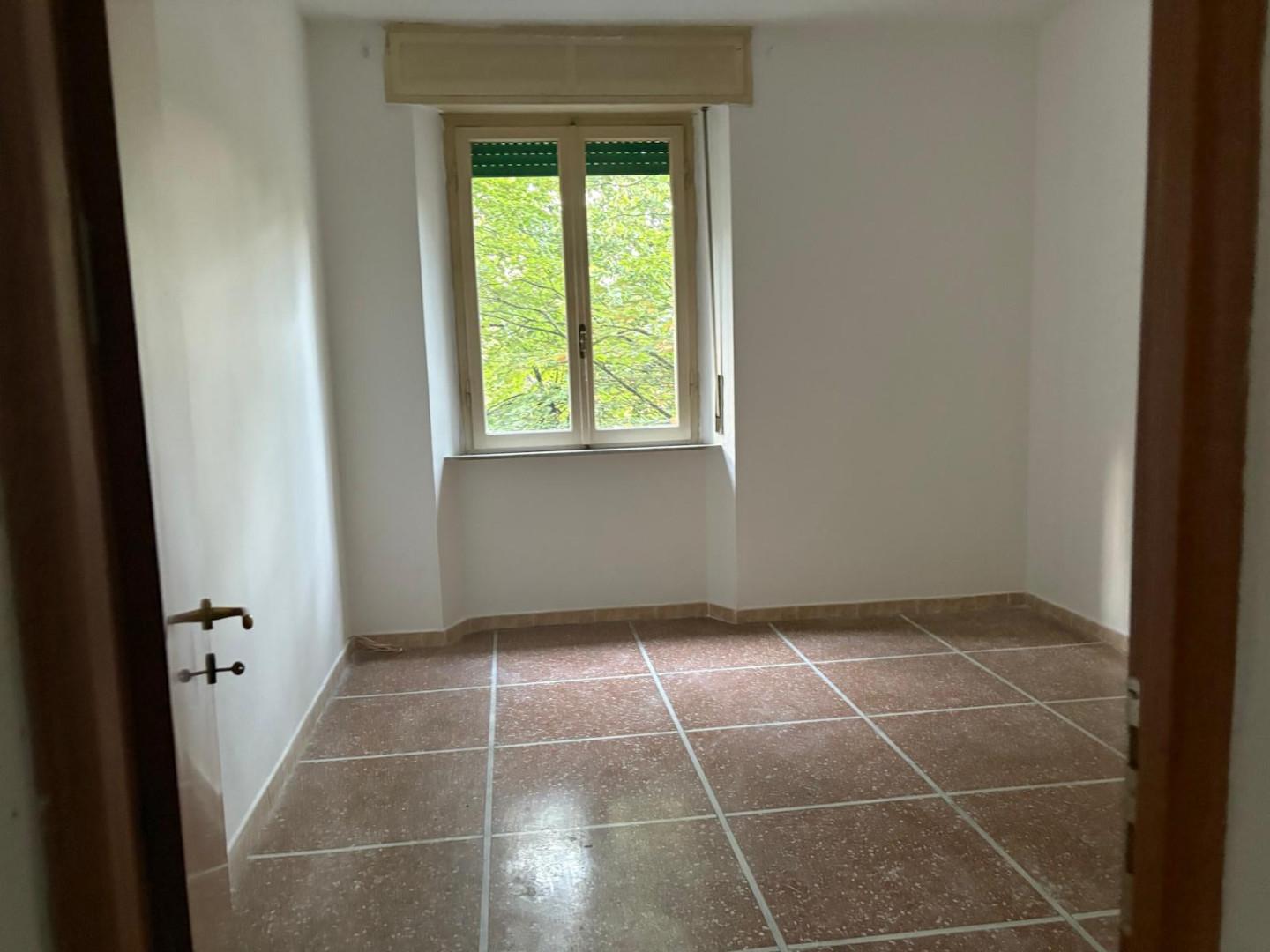 Trilocale da ristrutturare, Livorno mameli