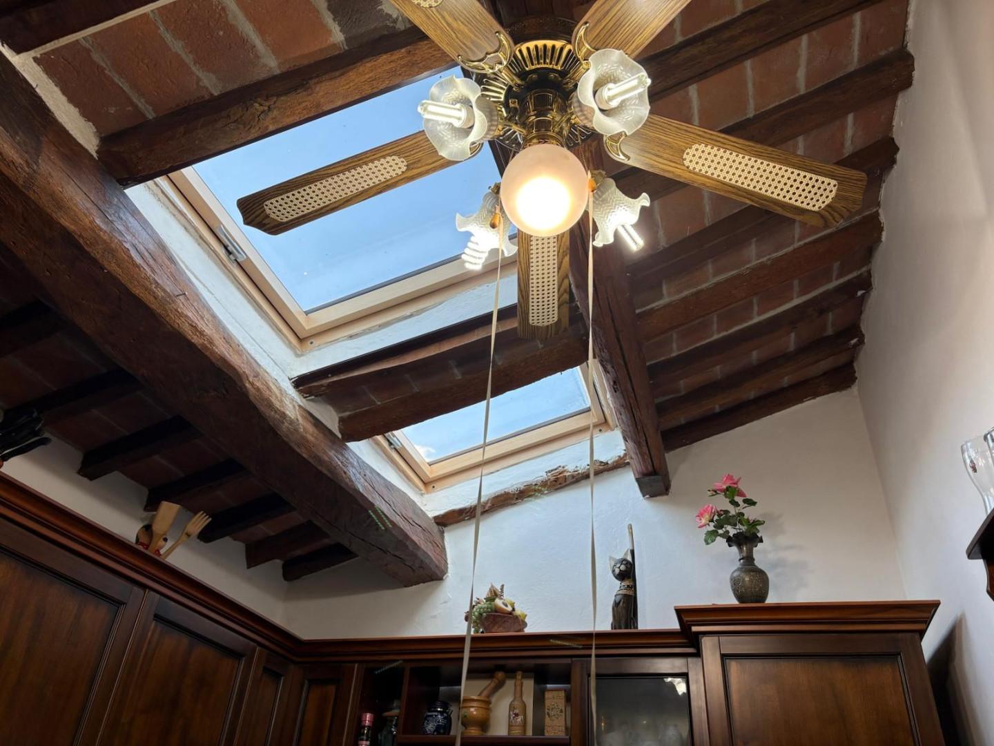 Casa indipendente con giardino, Collesalvetti vicarello