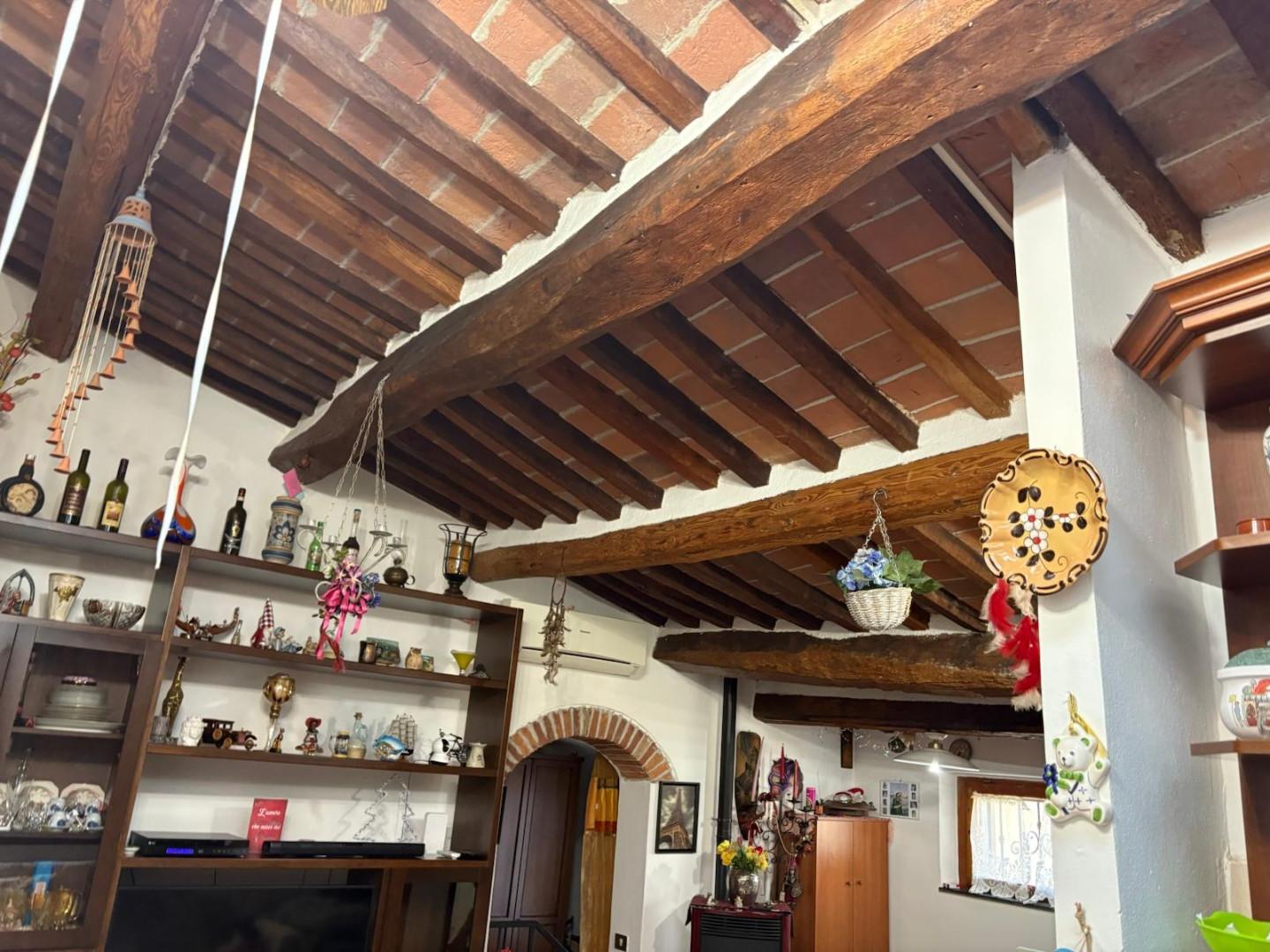 Casa indipendente con giardino, Collesalvetti vicarello