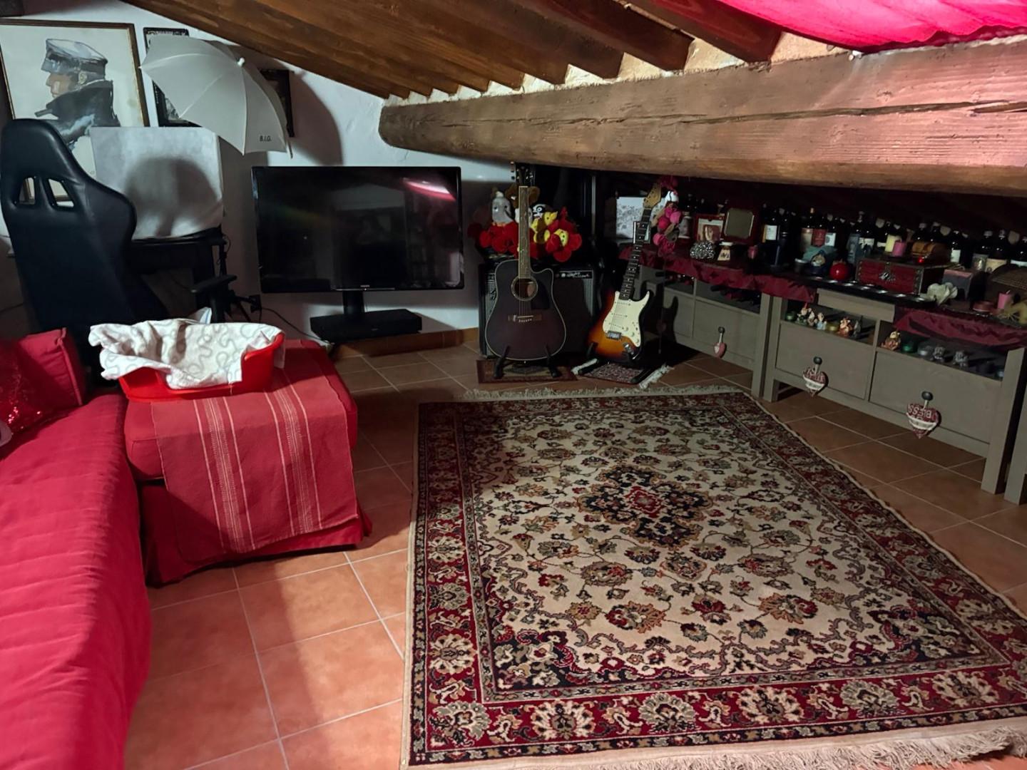 Bilocale con terrazzo, Collesalvetti vicarello