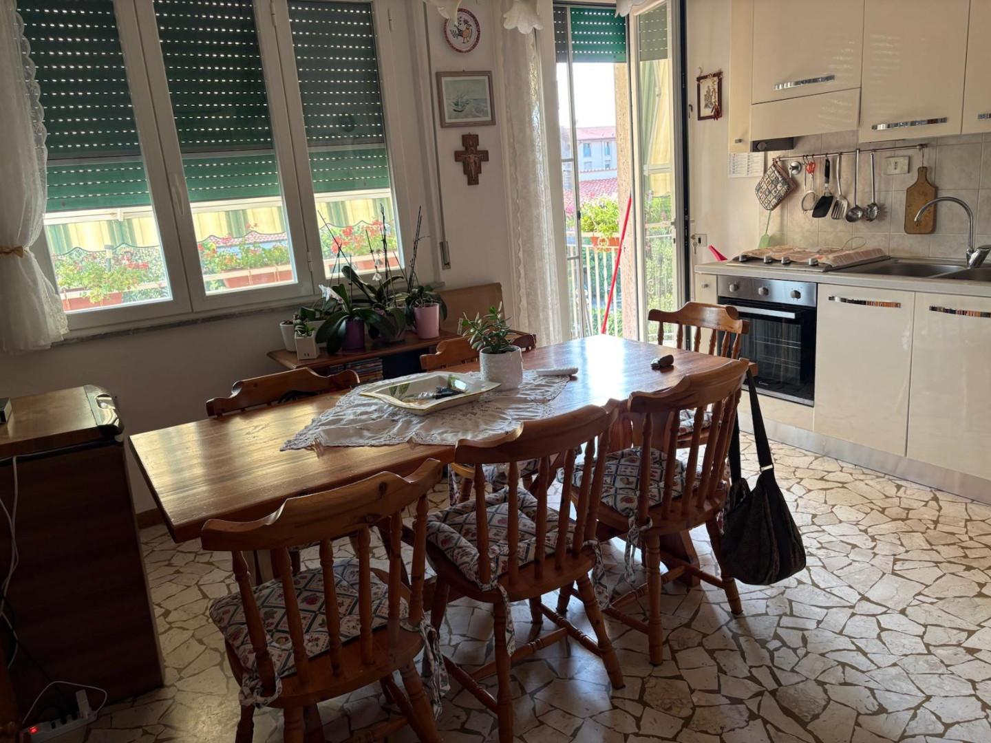 Bilocale arredato in affitto, Pisa tirrenia