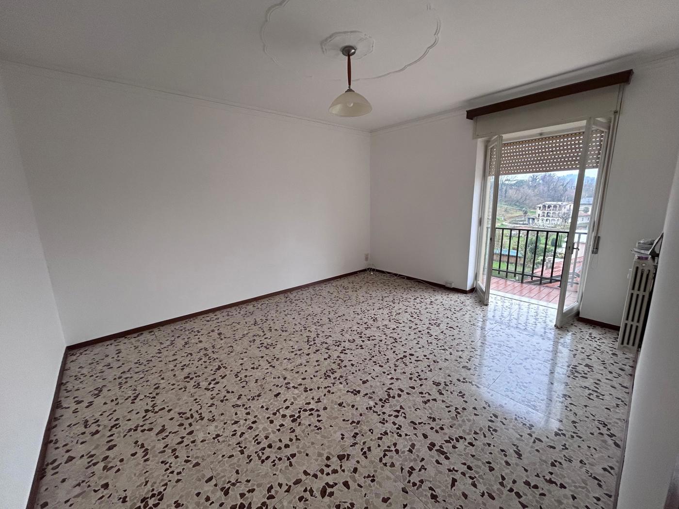 Bilocale da ristrutturare a Oggiono