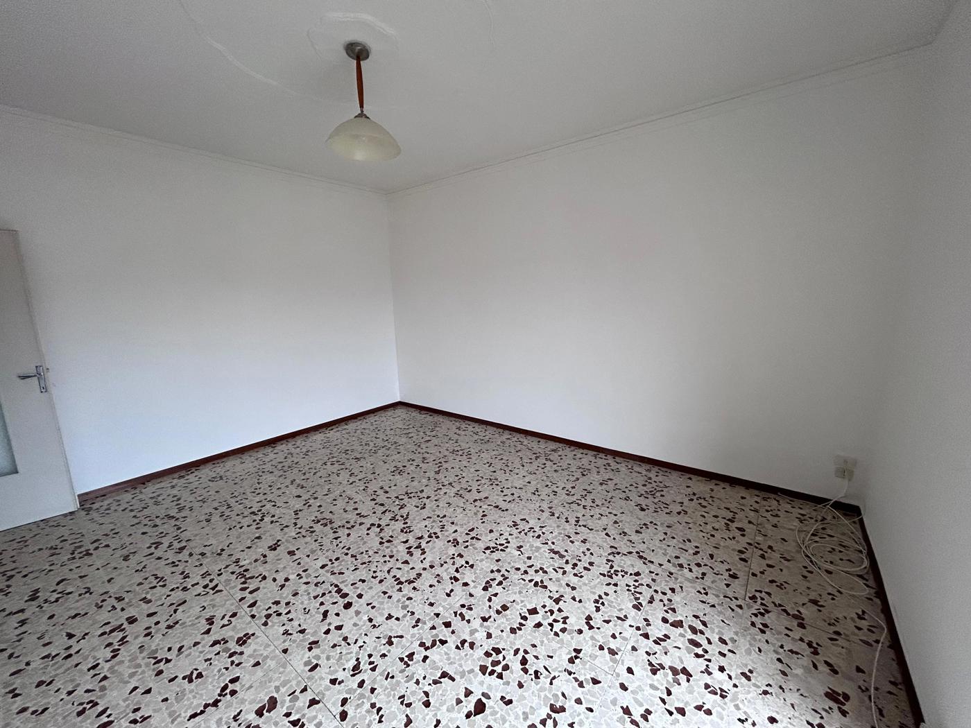 Bilocale da ristrutturare a Oggiono