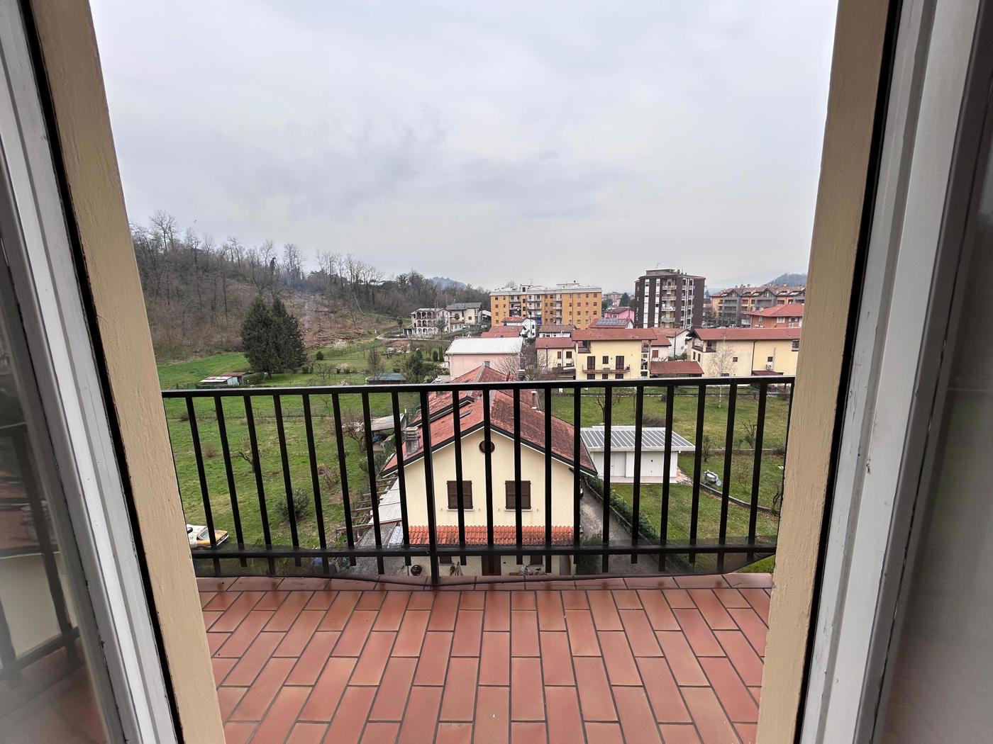 Bilocale da ristrutturare a Oggiono