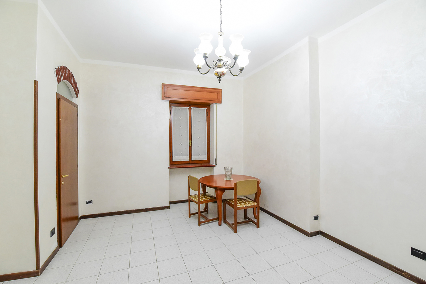 Trilocale ristrutturato a Carugo