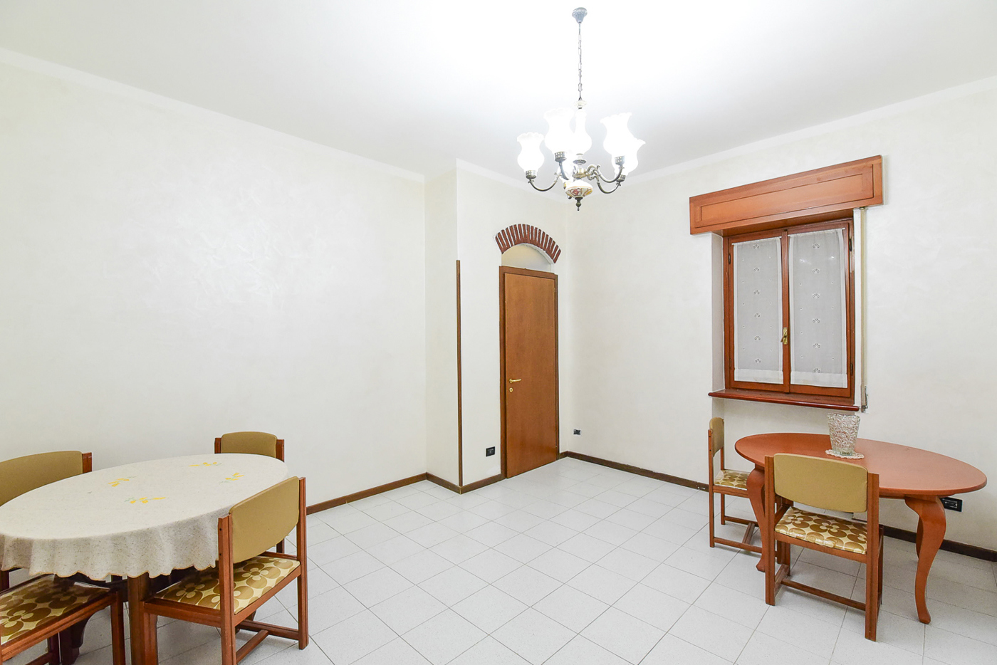 Trilocale ristrutturato a Carugo