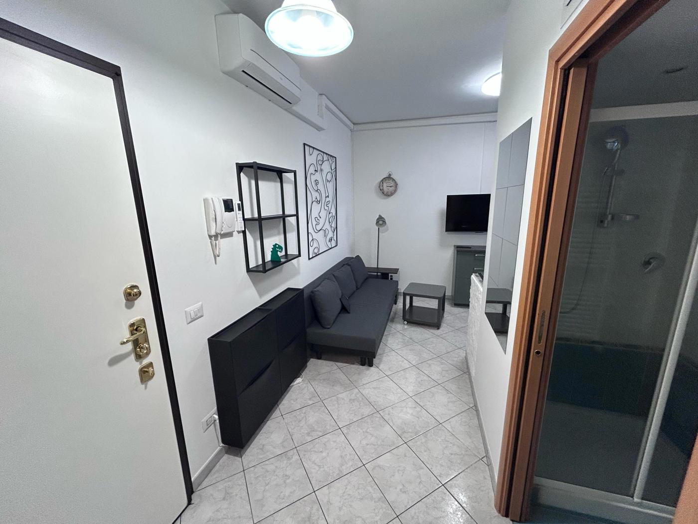 Bilocale arredato in affitto a Milano