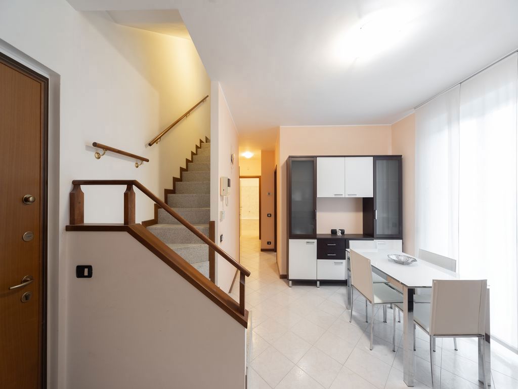 Trilocale ristrutturato a Costa Masnaga