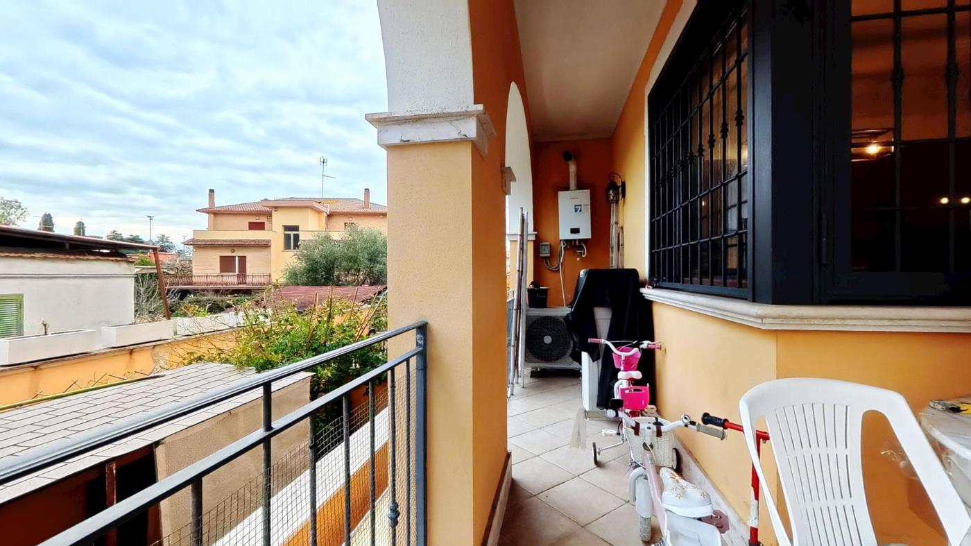 Villa con giardino a Roma