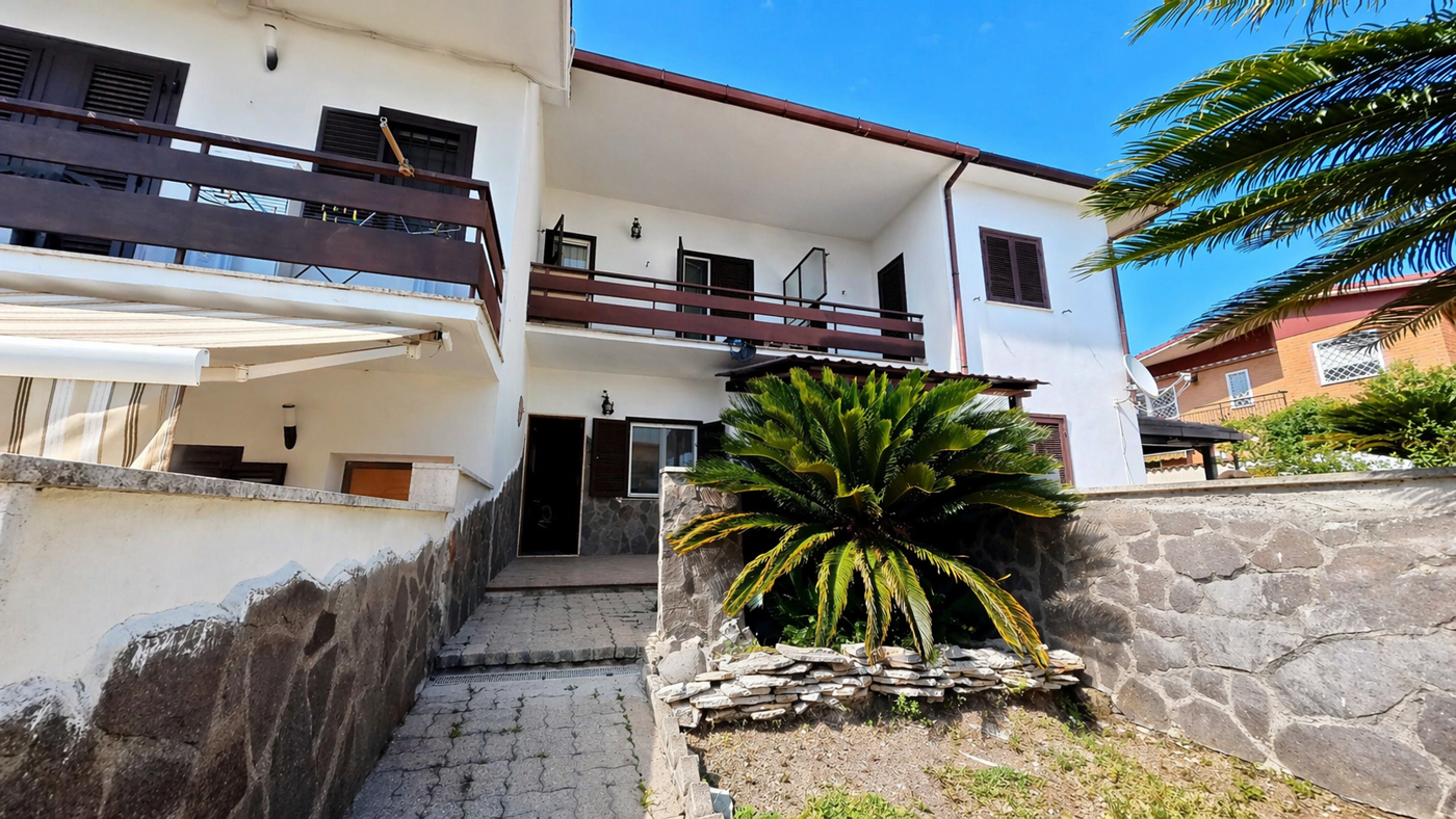 Villa con giardino a Roma