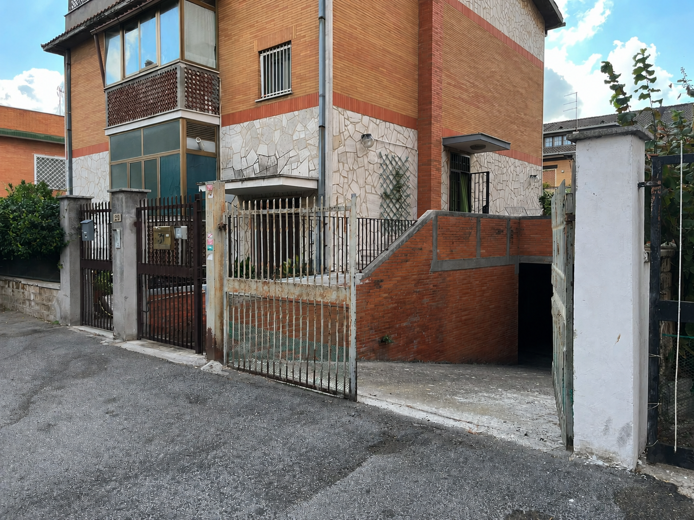 Box/Garage 91mq in vendita a Roma