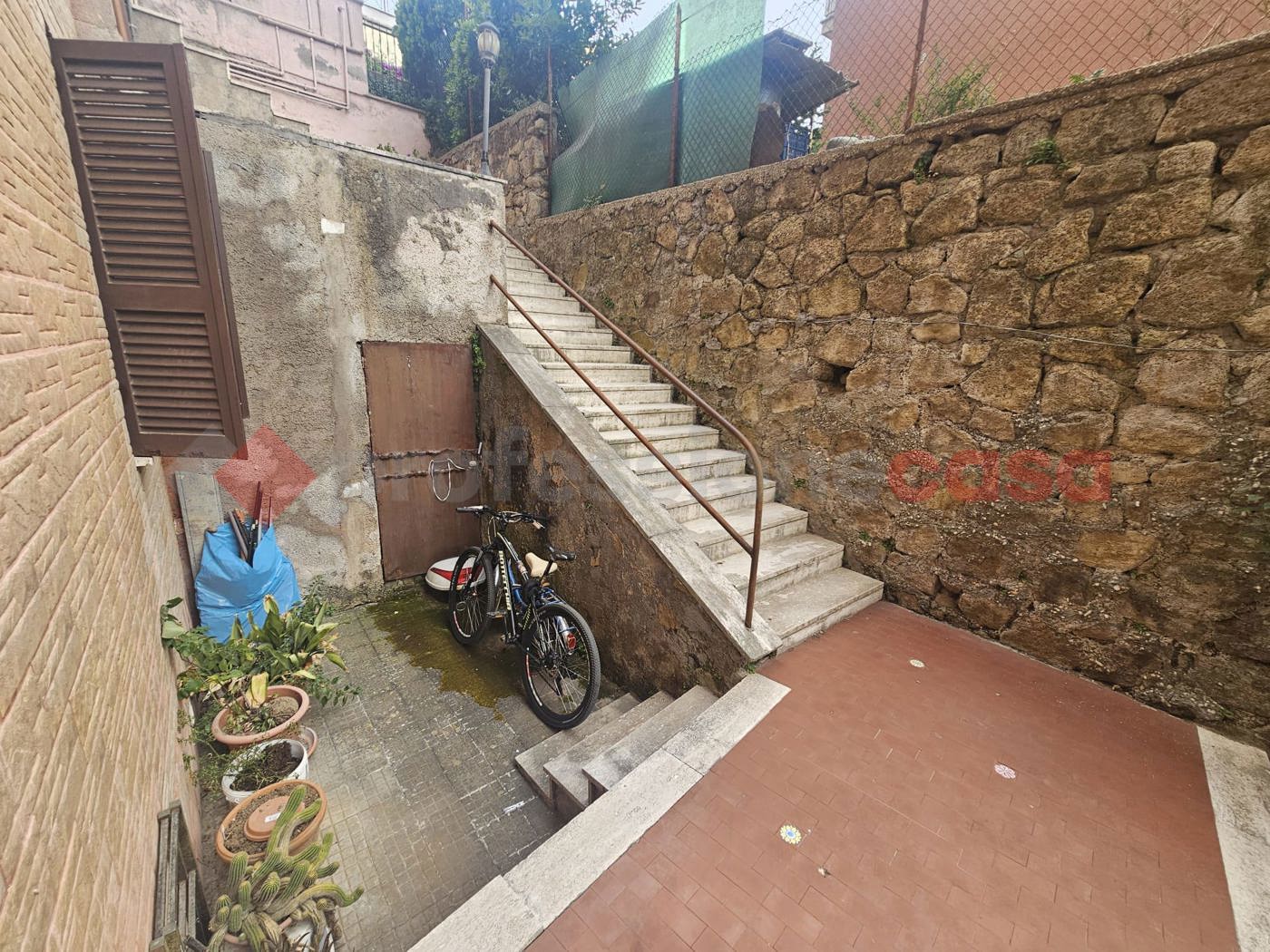 Bilocale da ristrutturare a Roma