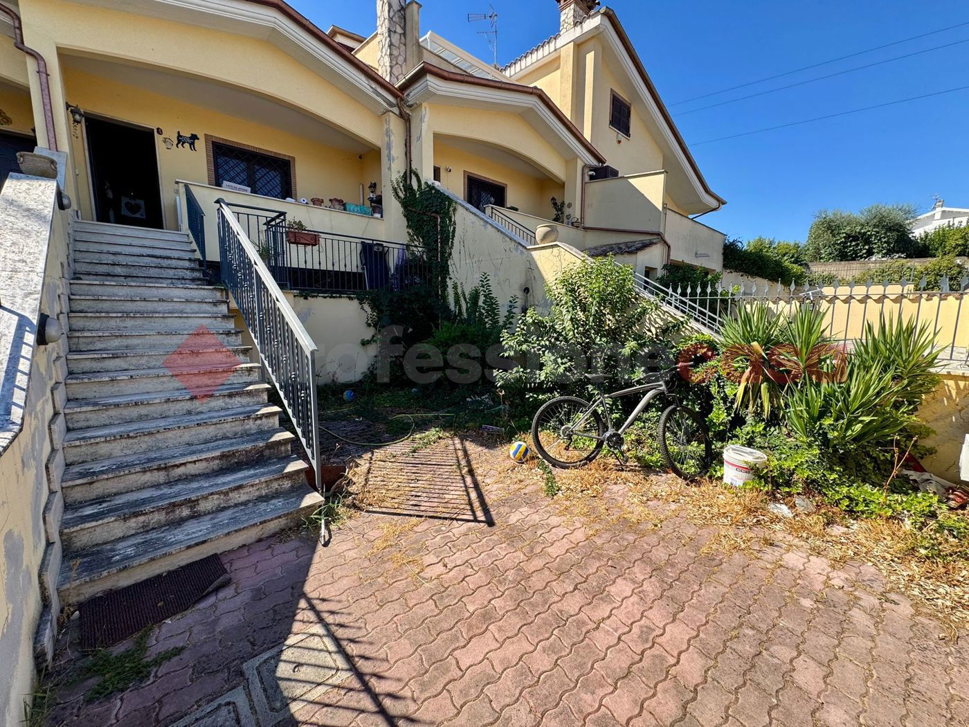 Villa con giardino a Roma