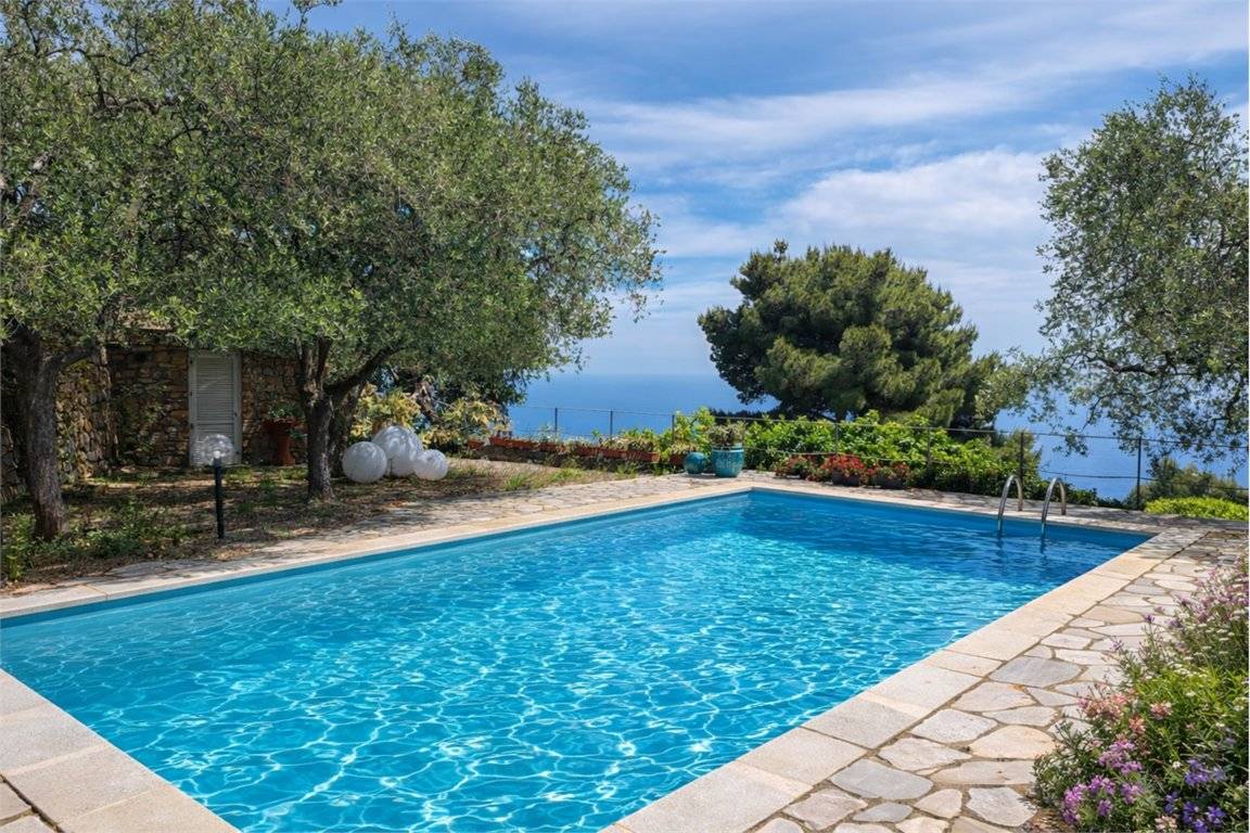 Villa in vendita a Cervo