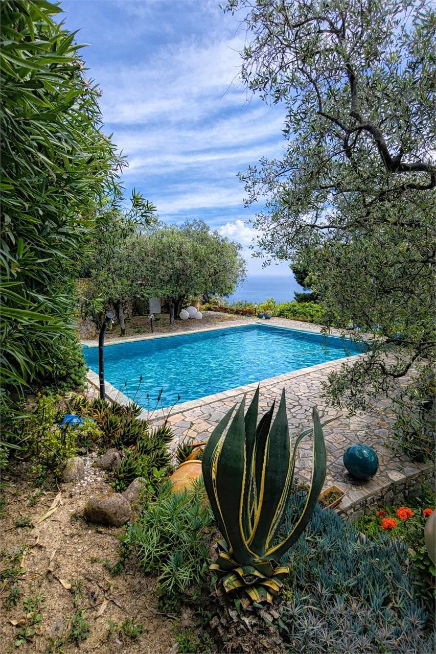 Villa in vendita a Cervo