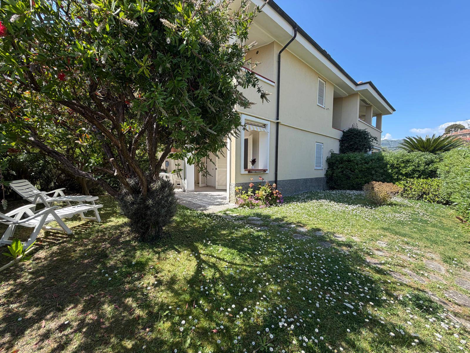 Appartamento in vendita a Diano Castello, Varcavello