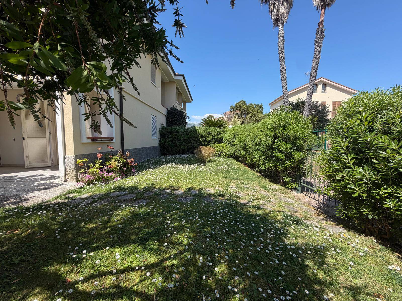 Appartamento in vendita a Diano Castello, Varcavello