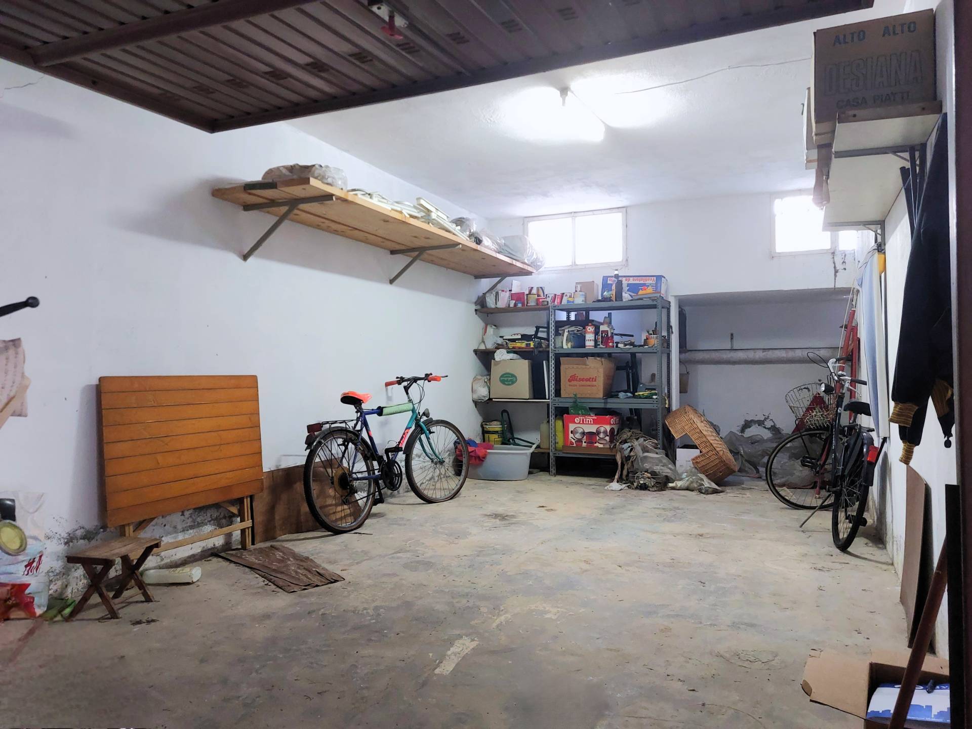 Box o garage in vendita a Diano Marina