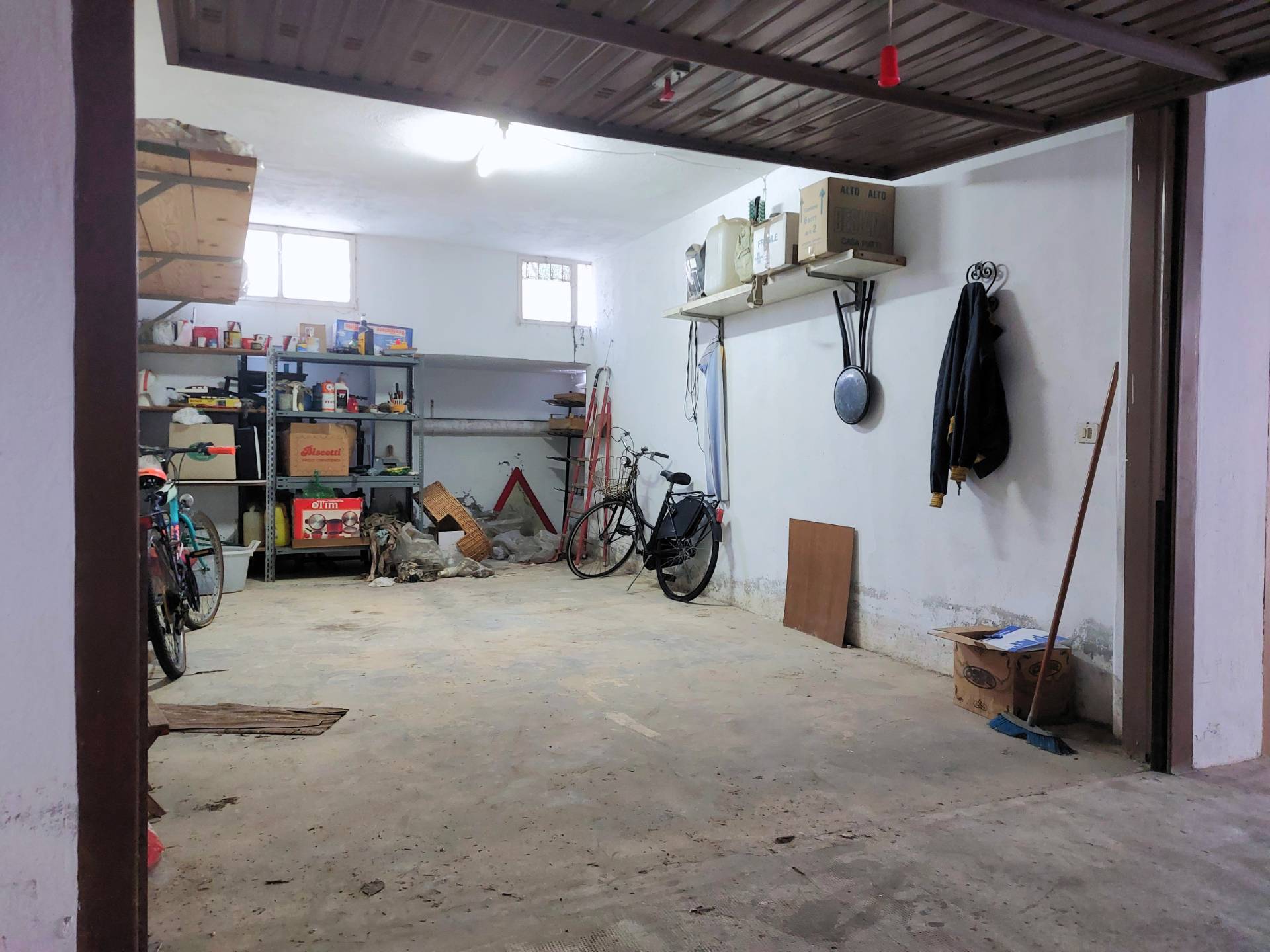 Box o garage in vendita a Diano Marina