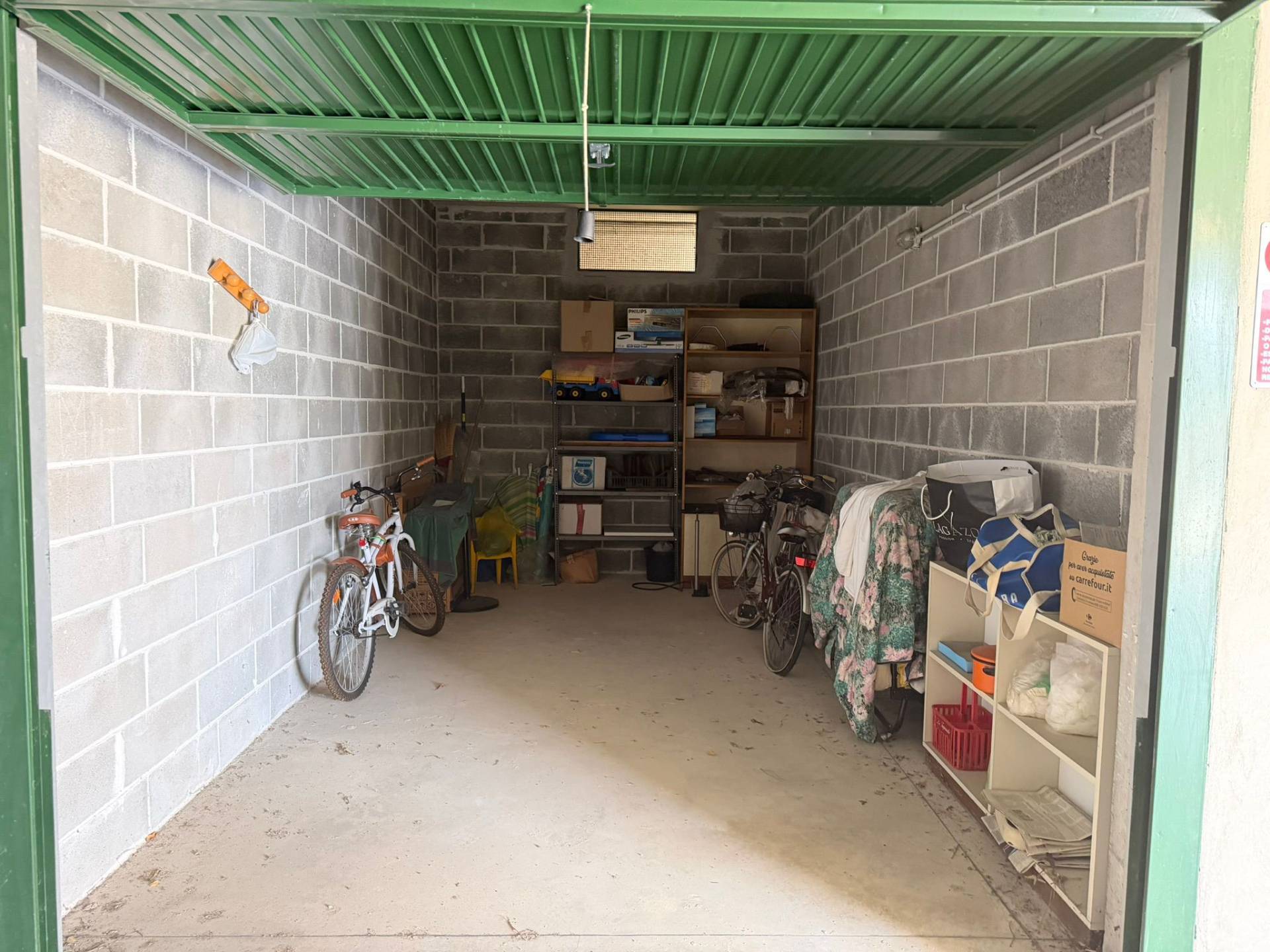 Box o garage in vendita a Diano Castello