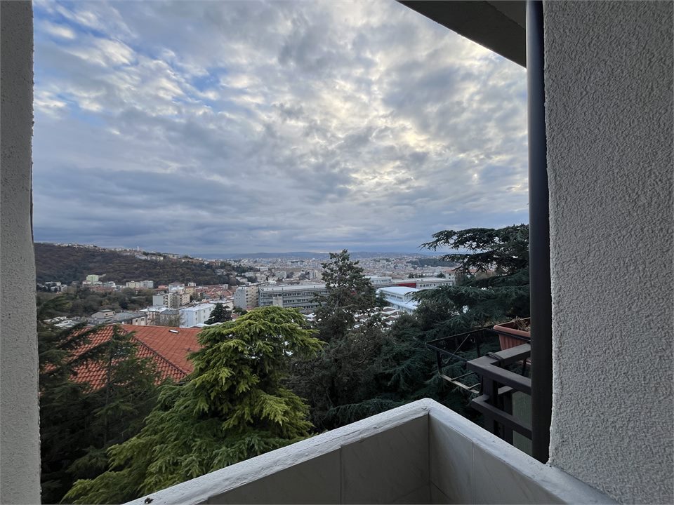 Quadrilocale in affitto a Trieste