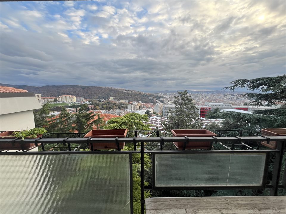 Quadrilocale in affitto a Trieste