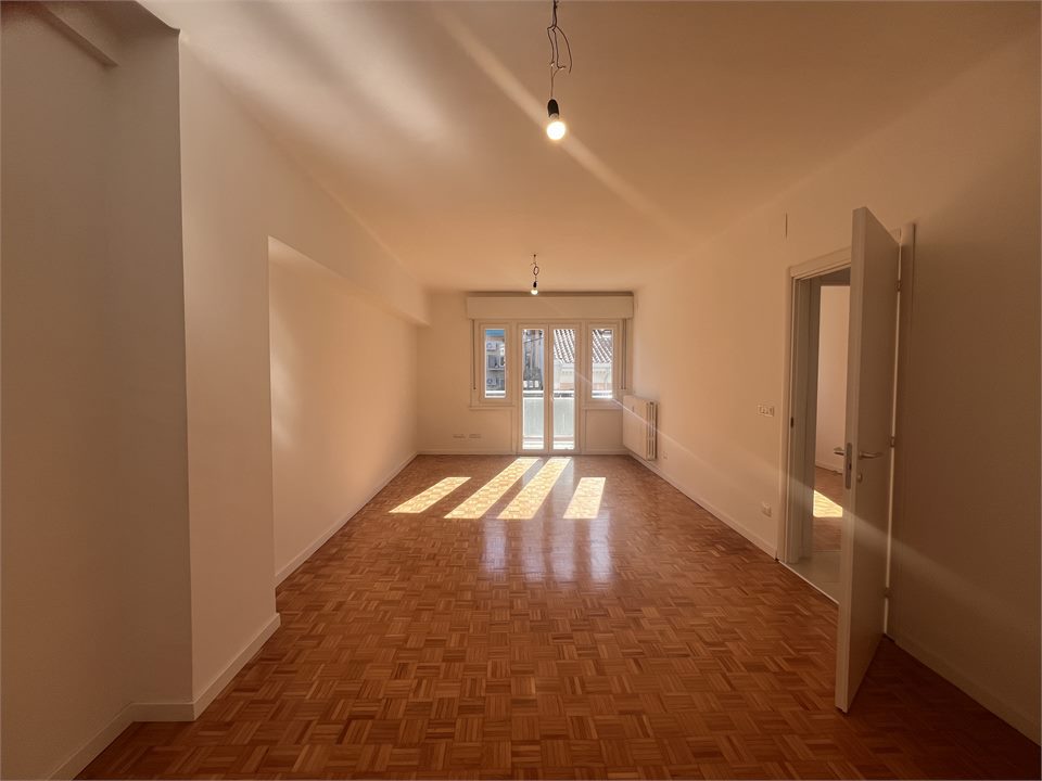 Trilocale in affitto a Trieste