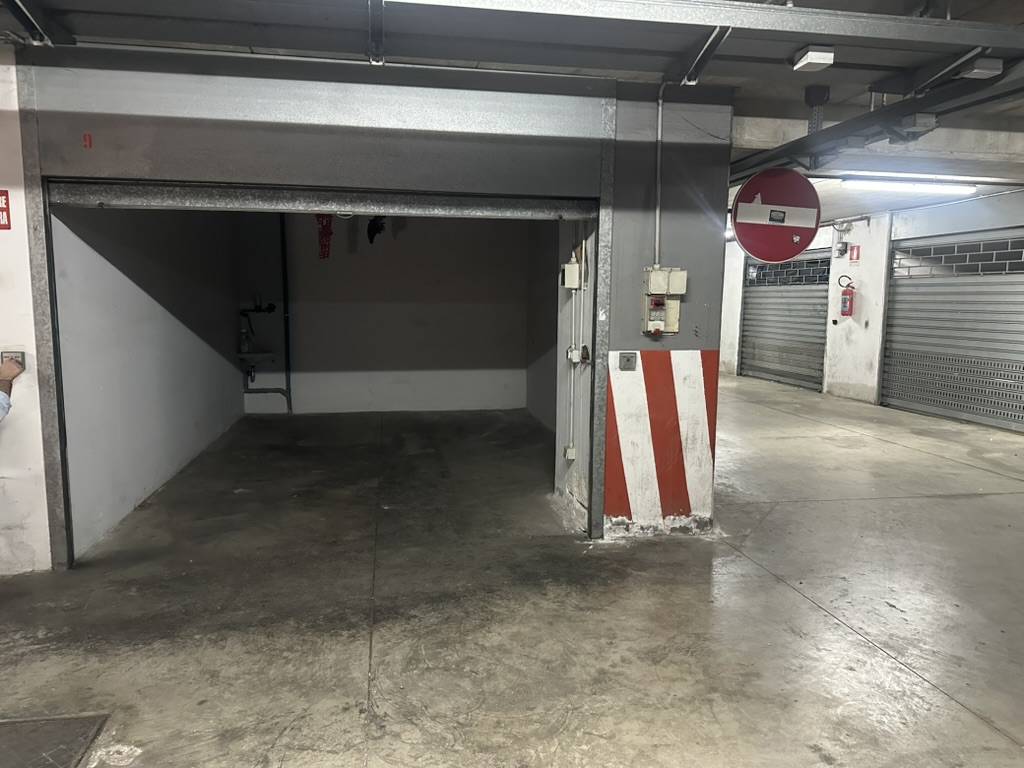 Box o garage in vendita a Bari, Poggiofranco